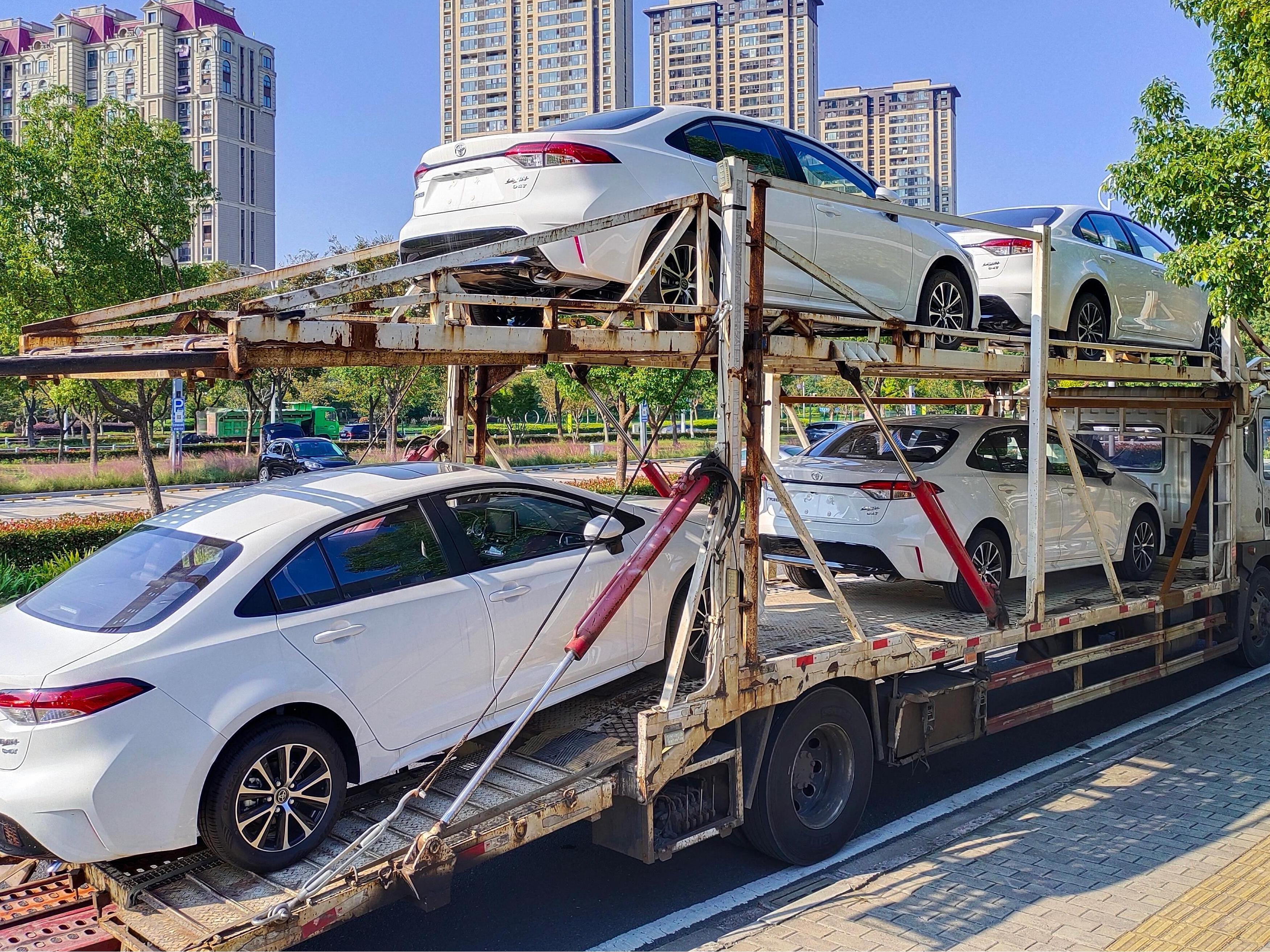 v8哈希游戏物流成功操作惠山区首批二手车出口运输通关